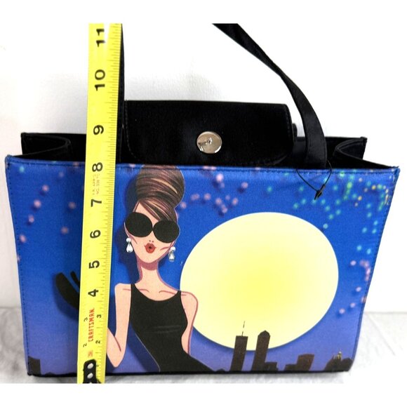 Audrey Hepburn-Inspired Cityscape Tote Bag With Snap Closure & Inner Pocket - Picture 3 of 6